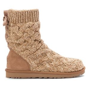 • UGG • Isla Boot in Heathered Oatmeal